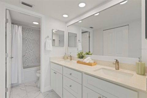 Condominio en venta en Saint Petersburg, Florida, 2 dormitorios, 130.53 m2 № 2098376 - foto 13