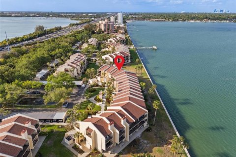Condominio en venta en Saint Petersburg, Florida, 2 dormitorios, 130.53 m2 № 2098376 - foto 28
