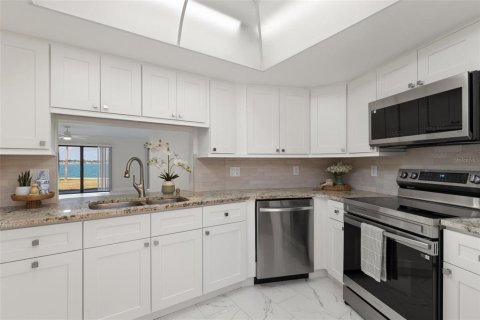 Condominio en venta en Saint Petersburg, Florida, 2 dormitorios, 130.53 m2 № 2098376 - foto 5