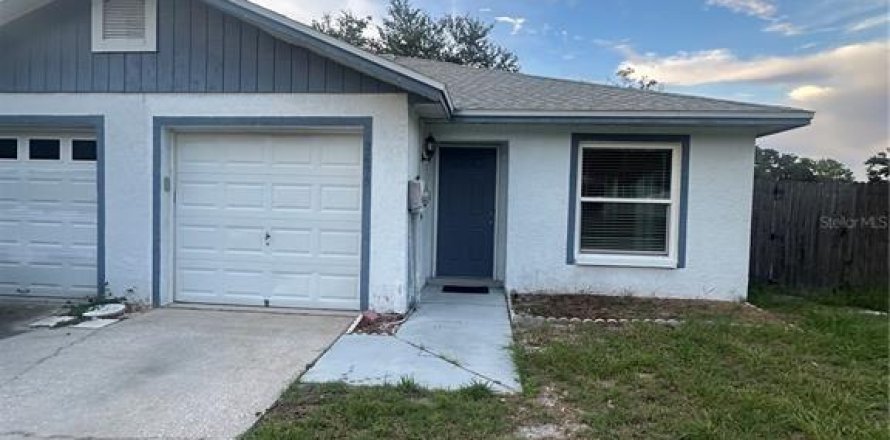 Villa ou maison à Palm Harbor, Floride 2 chambres, 74.32 m2 № 1888633
