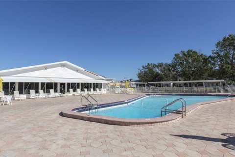 Condo in Saint Petersburg, Florida, 2 bedrooms № 2235083 - photo 28