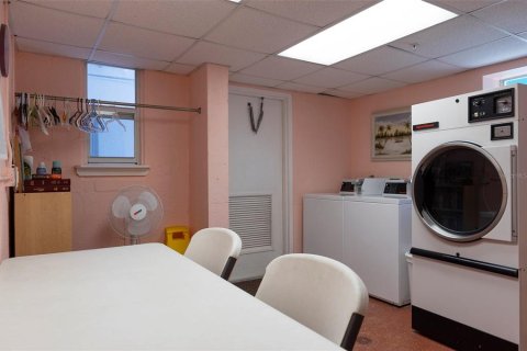 Condo in Saint Petersburg, Florida, 2 bedrooms № 2235083 - photo 19