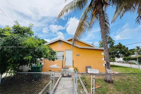 House in Miami, Florida 3 bedrooms, 114.08 sq.m. № 1836397 - photo 1