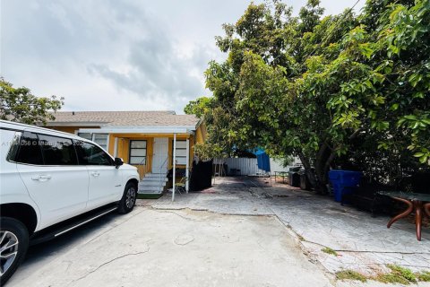 House in Miami, Florida 3 bedrooms, 114.08 sq.m. № 1836397 - photo 6