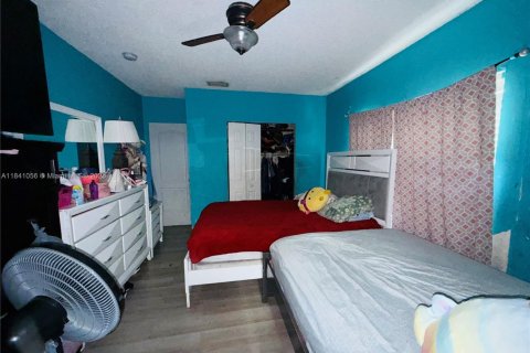 House in Miami, Florida 3 bedrooms, 114.08 sq.m. № 1836397 - photo 13