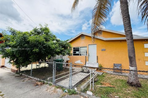 House in Miami, Florida 3 bedrooms, 114.08 sq.m. № 1836397 - photo 2