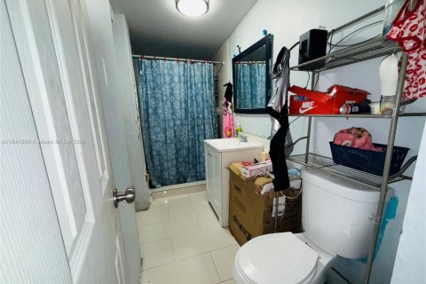 House in Miami, Florida 3 bedrooms, 114.08 sq.m. № 1836397 - photo 18