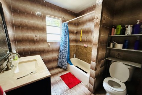 House in Miami, Florida 3 bedrooms, 114.08 sq.m. № 1836397 - photo 16