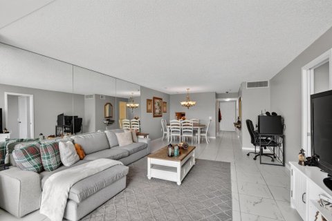 Condominio en venta en Lake Worth, Florida, 2 dormitorios, 90.86 m2 № 2182434 - foto 11
