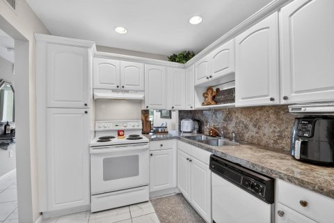 Condominio en venta en Lake Worth, Florida, 2 dormitorios, 90.86 m2 № 2182434 - foto 3
