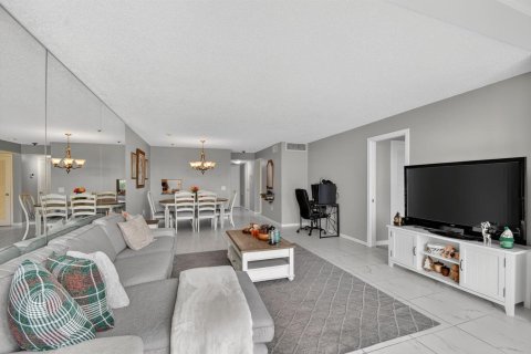 Condominio en venta en Lake Worth, Florida, 2 dormitorios, 90.86 m2 № 2182434 - foto 12