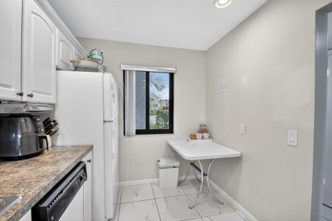 Condominio en venta en Lake Worth, Florida, 2 dormitorios, 90.86 m2 № 2182434 - foto 4