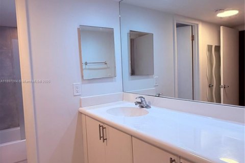 Condominio en venta en Miami, Florida, 1 dormitorio, 67.17 m2 № 1948423 - foto 11