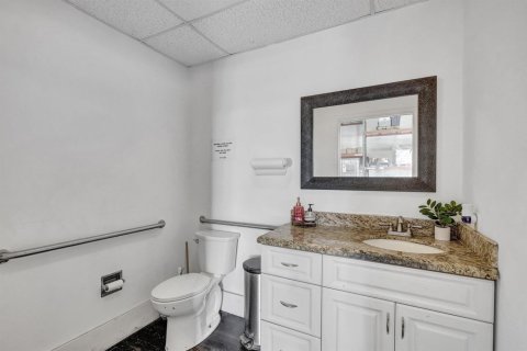 Commercial property in Coral Springs, Florida № 2399831 - photo 23