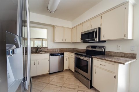 Villa ou maison à vendre à Orlando, Floride: 2 chambres, 159.98 m2 № 2285564 - photo 6