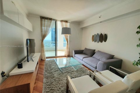 Condo in Miami, Florida, 2 bedrooms  № 1705890 - photo 12