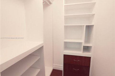 Condo in Miami, Florida, 2 bedrooms  № 1705890 - photo 30