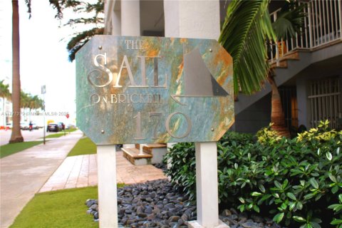Condo in Miami, Florida, 2 bedrooms  № 1705890 - photo 4