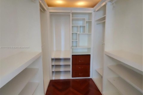 Condo in Miami, Florida, 2 bedrooms  № 1705890 - photo 26