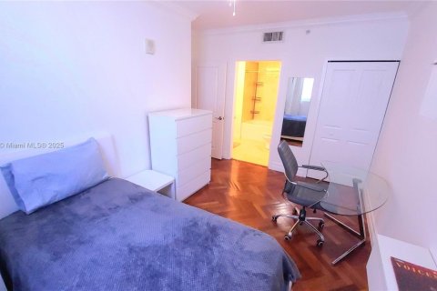 Condo in Miami, Florida, 2 bedrooms  № 1705890 - photo 28