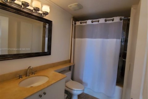 Condo in Miami, Florida, 2 bedrooms  № 1705890 - photo 25