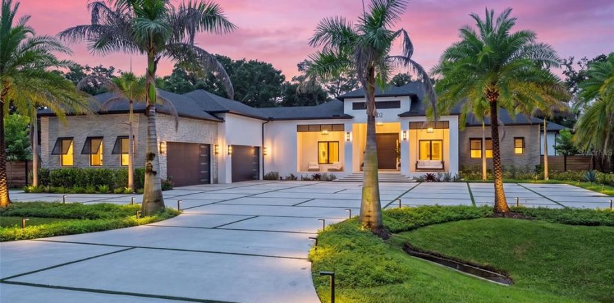 Villa ou maison à Lutz, Floride 5 chambres, 570.33 m2 № 2358766