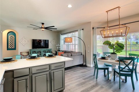 Casa en venta en Kissimmee, Florida, 6 dormitorios, 261.24 m2 № 2091738 - foto 16