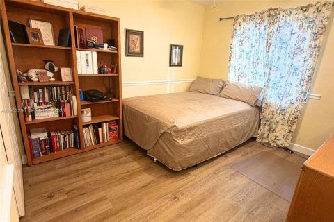 House in Lauderhill, Florida 3 bedrooms, 175.03 sq.m. № 2008122 - photo 19