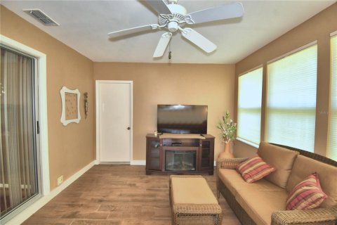 House in Lakeland, Florida 2 bedrooms, 125.42 sq.m. № 2215378 - photo 22
