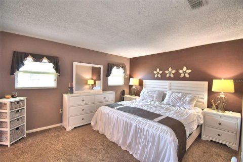 House in Lakeland, Florida 2 bedrooms, 125.42 sq.m. № 2215378 - photo 25