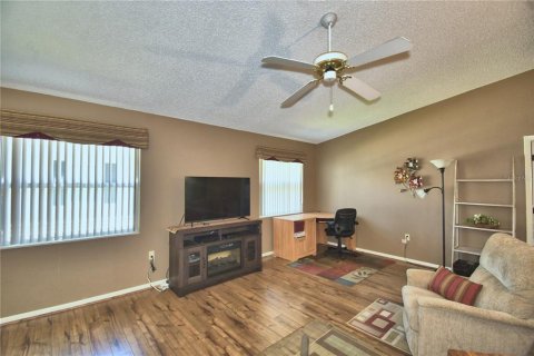 House in Lakeland, Florida 2 bedrooms, 125.42 sq.m. № 2215378 - photo 11