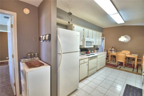House in Lakeland, Florida 2 bedrooms, 125.42 sq.m. № 2215378 - photo 24
