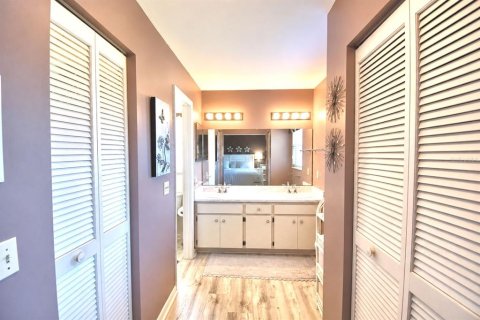 House in Lakeland, Florida 2 bedrooms, 125.42 sq.m. № 2215378 - photo 28