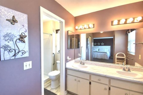 House in Lakeland, Florida 2 bedrooms, 125.42 sq.m. № 2215378 - photo 30