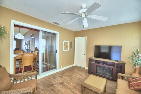 House in Lakeland, Florida 2 bedrooms, 125.42 sq.m. № 2215378 - photo 19