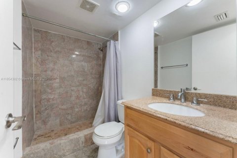 Condo in Coral Springs, Florida, 2 bedrooms  № 2026105 - photo 6