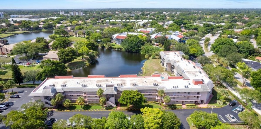 Condo in Coral Springs, Florida, 2 bedrooms  № 2026105