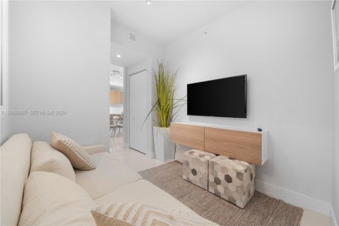 Condo in Aventura, Florida, 2 bedrooms № 2090040 - photo 19