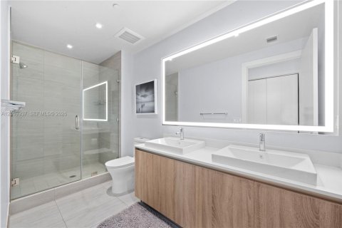 Condo in Aventura, Florida, 2 bedrooms № 2090040 - photo 13