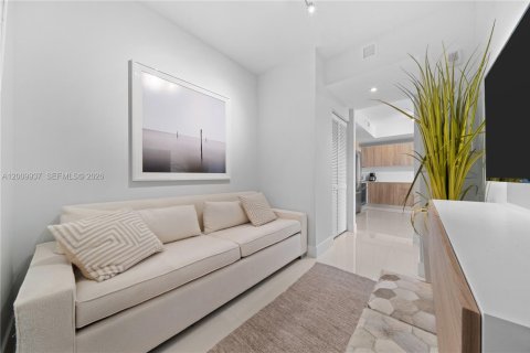 Condo in Aventura, Florida, 2 bedrooms № 2090040 - photo 18
