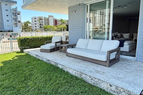 Copropriété à louer à North Miami Beach, Floride: 3 chambres, 129.6 m2 № 1980451 - photo 27