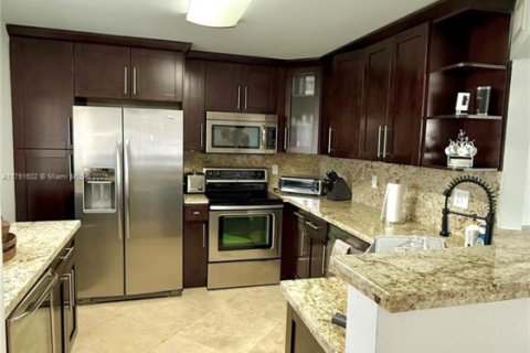 Copropriété à louer à North Miami Beach, Floride: 3 chambres, 129.6 m2 № 1980451 - photo 4