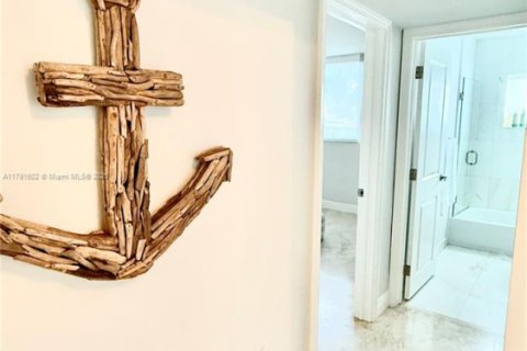Copropriété à louer à North Miami Beach, Floride: 3 chambres, 129.6 m2 № 1980451 - photo 25
