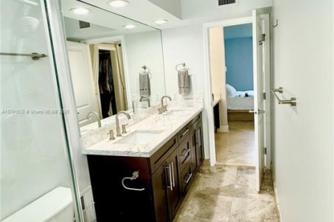 Copropriété à louer à North Miami Beach, Floride: 3 chambres, 129.6 m2 № 1980451 - photo 13
