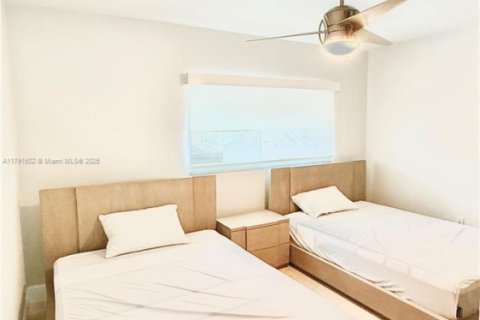 Copropriété à louer à North Miami Beach, Floride: 3 chambres, 129.6 m2 № 1980451 - photo 22