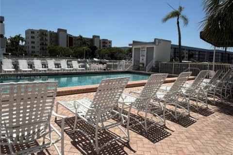 Copropriété à louer à North Miami Beach, Floride: 3 chambres, 129.6 m2 № 1980451 - photo 28