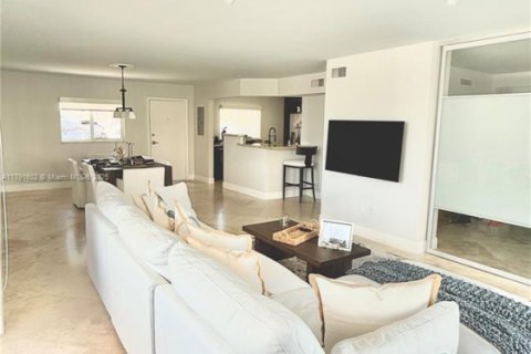 Copropriété à louer à North Miami Beach, Floride: 3 chambres, 129.6 m2 № 1980451 - photo 8