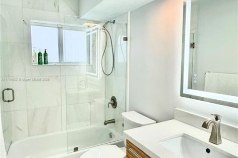 Copropriété à louer à North Miami Beach, Floride: 3 chambres, 129.6 m2 № 1980451 - photo 23