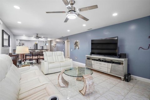 Condo in South Pasadena, Florida, 2 bedrooms  № 1340072 - photo 18