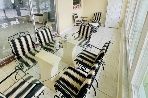 Condo in South Pasadena, Florida, 2 bedrooms  № 1340072 - photo 21